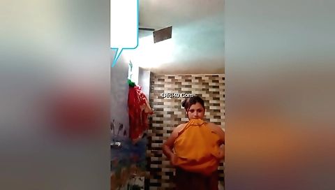Sexy amateur brunette naked in the shower in webcam video