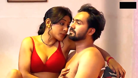 Indian busty woman fucked in the bed with her big tits