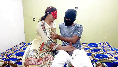 Amateur indian milf caught while has some sex with an audio
