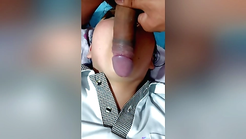 Amateur brunette teen enjoys playing with her dildo