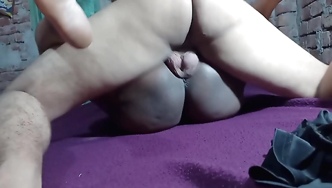 Amateur indian porn video with a cute girl and a horny boyfriend