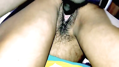 Webcam video of hairy indian bhabi with nice hairy cunt