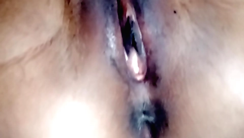 Solo female shows off her beautiful body in amateur porn