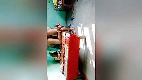 Indian girl seduces her boyfriend by giving him a good blowjob