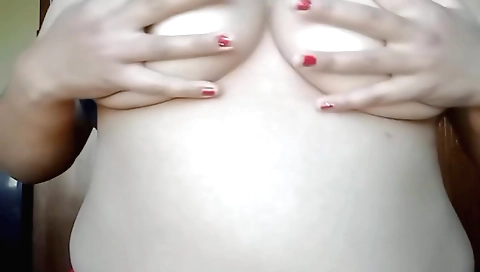 Indian milf is getting a blowjob in her solo sex video