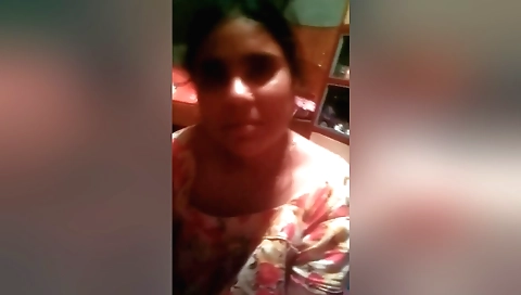 Indian brunette gets fucked by her boyfriend in webcam