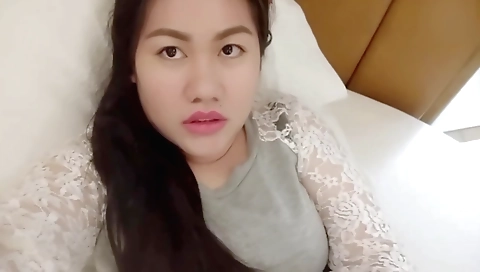 Indian amateur with a round ass caught by a couple