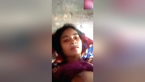 Brunette indian cunny shows her boobs on webcam video