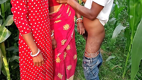 Indian step aunty gives him a handjob and fucks in field