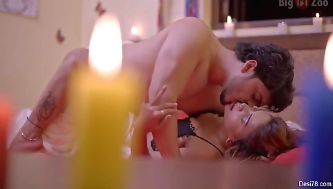 Indian mature lady gets a big dick and fucks her pussy
