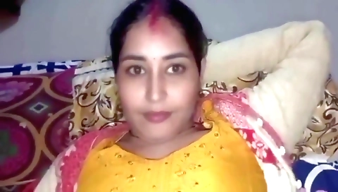 Hot brunette gives blowjob to his lover and receives the sex