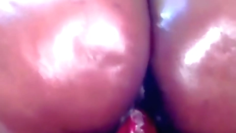 Indian amateur with a big natural ass masturbates in front of camera