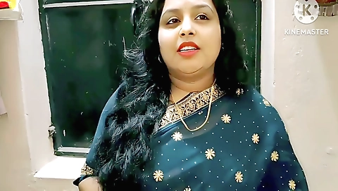 Hot bhabhi gets fucked by a guy in the doggy position