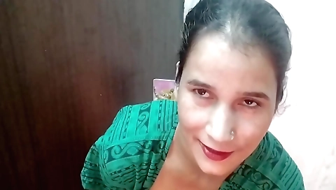 Indian stepsister showing off her sexy body in the nude