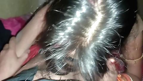 Indian pornstar with a nice butt makes a porn clip
