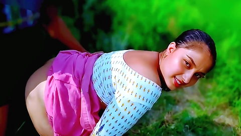 Indian girl gets fucked in her bushes in jungle field