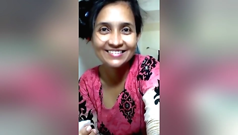 Indian slut in sexy clothes shows off her hairy pussy