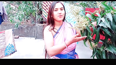 Indian teen mom shows her nipples in a nude solo video