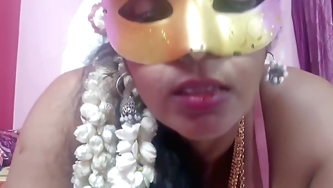Indian hottie takes off her dress and fucks her lover