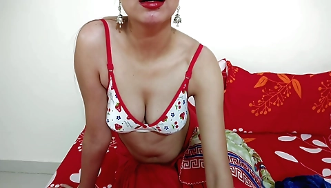 Webcam solo video of a sexy brunette doing a sexy move