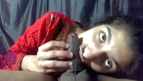 Busty amateur brunette sucks the dick in the hd video