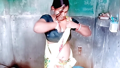 Bhabhi in bathroom uncensor tamil 18 year old indian amateur wife