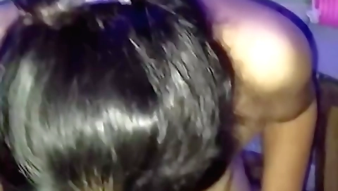 Indian girl gets her pussy swallows cum from a closeup vid
