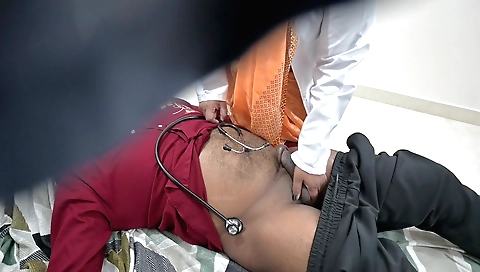 Indian doctor gives a handjob to a patient in clinic