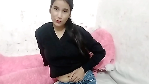 Stepsis with a hot body shows what a real stepdaughter is like