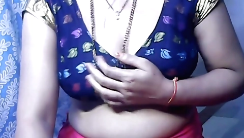 Indian chick fucking in a homemade solo scene video