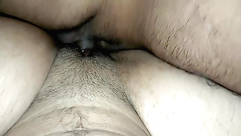 Hot amateur porn featuring hairy pussy in a cumshot vid