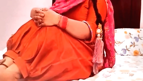Indian milf with a sexy body is giving a great ride