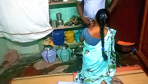 Indian mature 18+ with tamil aunt has fun with her