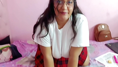 Indian babe suck dick and then takes his dick inside