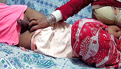 Indian couple 18yo make it happen while making first sex