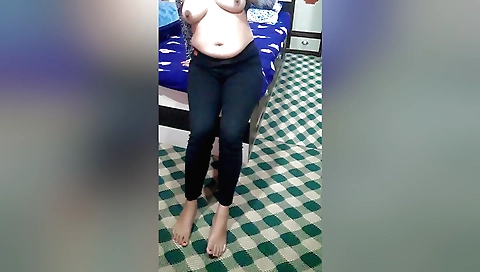 Indian solo female masturbates and has a hot pussy