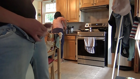 Milf milf with hot body and sexy face in camera clip