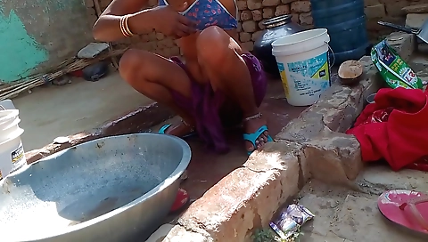 Indian slut is cleaning her body on a bathroom toilet