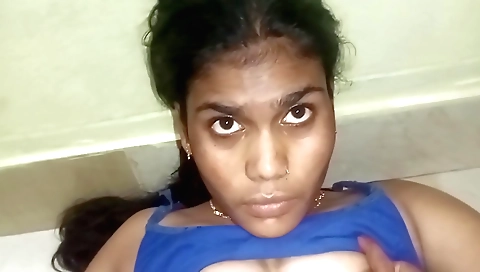 Indian amateur 18+ sex video with a sexy face and a big booty