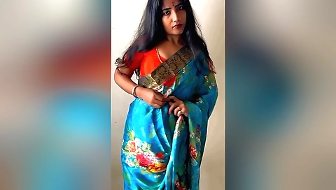Indian brunette virgin takes it easy and plays with her body