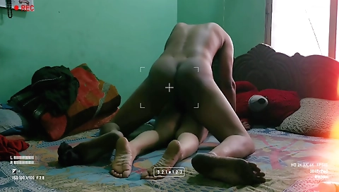 Indian brunette video shows her being fucked in her mouth