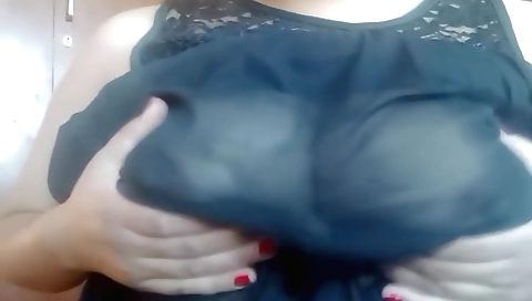 I'm fucking my pussy for the first time in my life