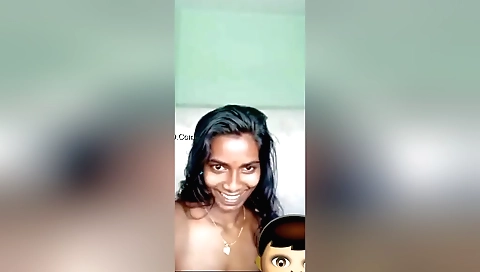 Mallu girl shows her boobs on webcam for the internet