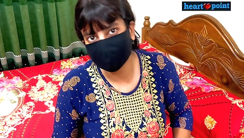 Indian babe gets fucked in the living room in amateur