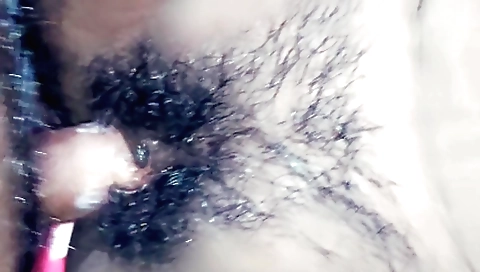 Hairy body porn clip of girl getting her pussy rubbed