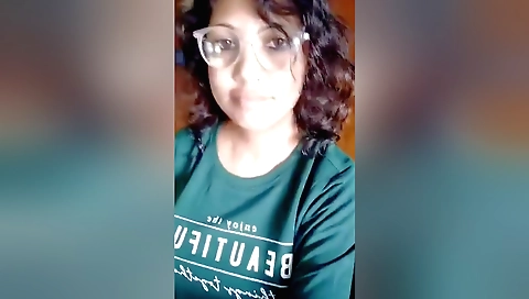 Indian brunette takes part in solo sex webcam video