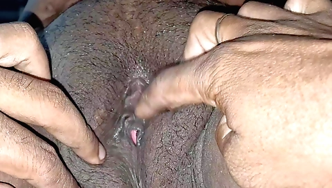 Indian lassie gets fucked in missionary on the bed