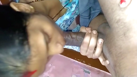 Indian amateur with small boobs makes hot porn clip