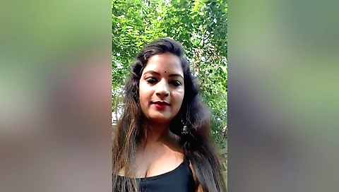 Indian brunette cooking in the kitchen in her solo vid